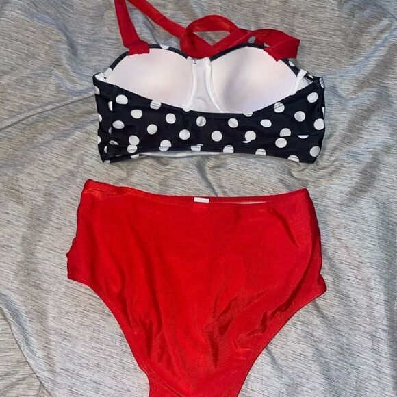 50’s inspired bikini with good coverage Small NWOT - Picture 3 of 3